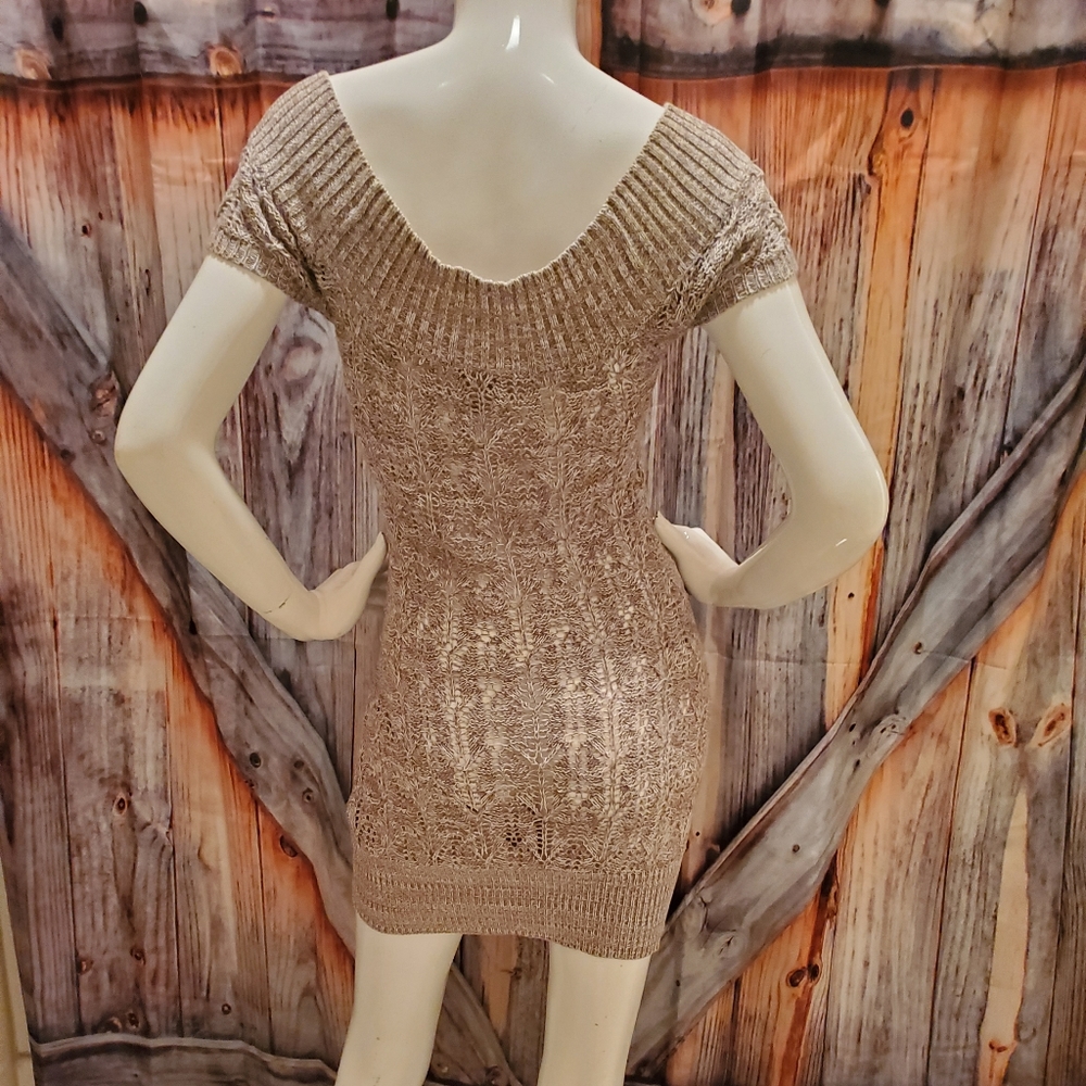 Dress - Picture 3 of 3